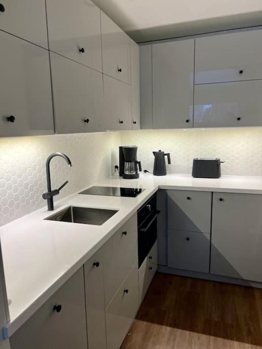 Arctic Circle Guesthouse โรวานิเอมิ ภายนอก รูปภาพ