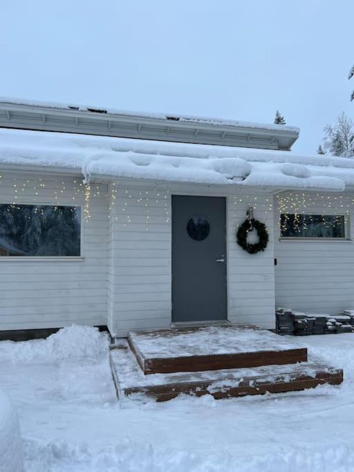 Arctic Circle Guesthouse โรวานิเอมิ ภายนอก รูปภาพ