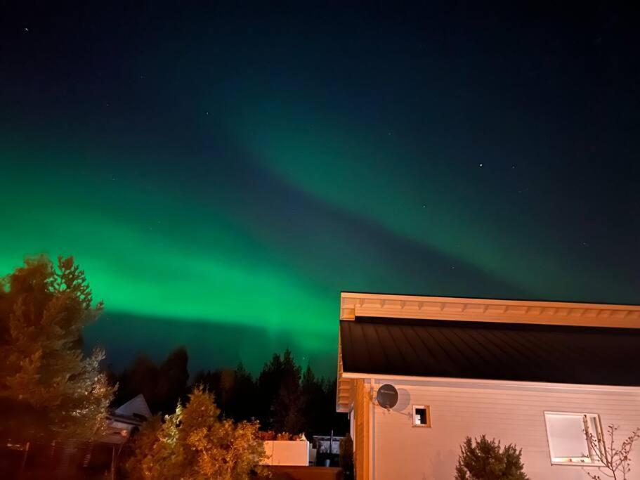 Arctic Circle Guesthouse โรวานิเอมิ ภายนอก รูปภาพ