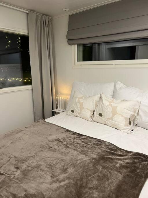Arctic Circle Guesthouse โรวานิเอมิ ภายนอก รูปภาพ
